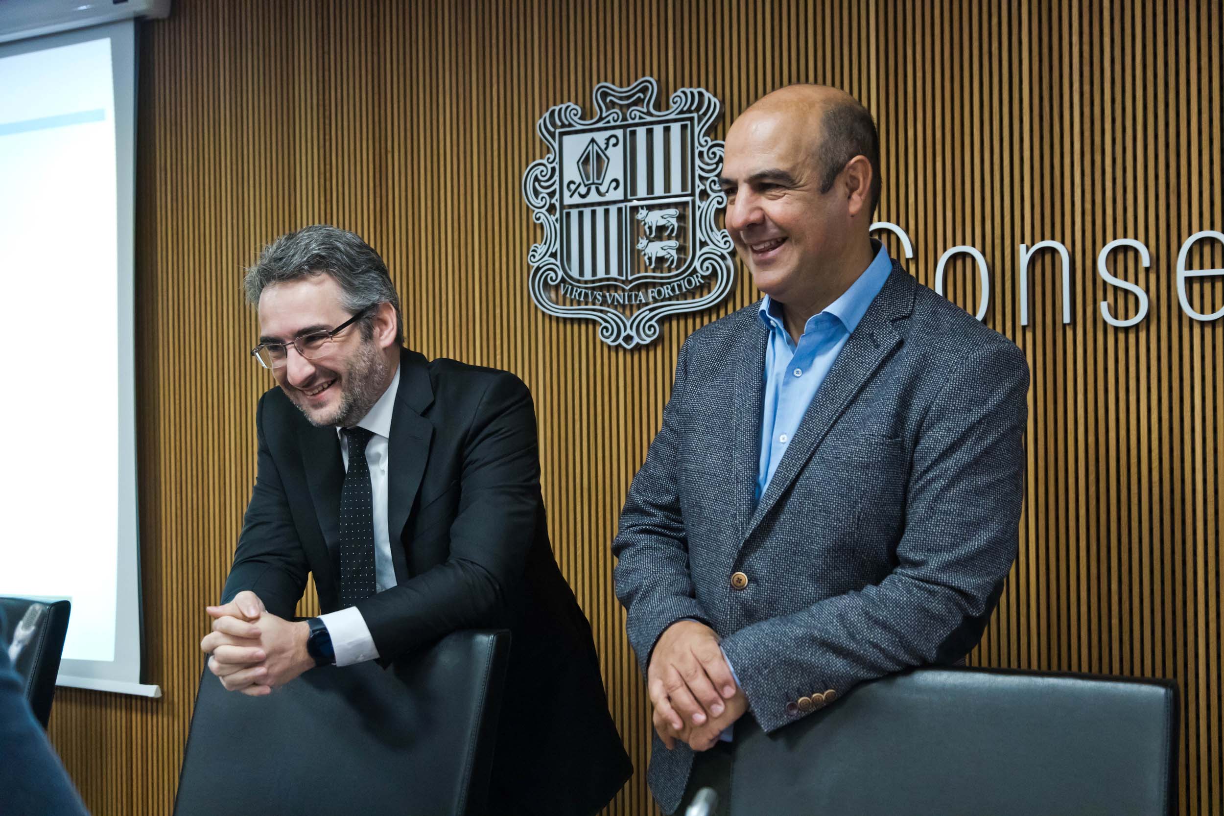 Sorpresa Al Consell Per La Presència De L’exministre Jover En Una