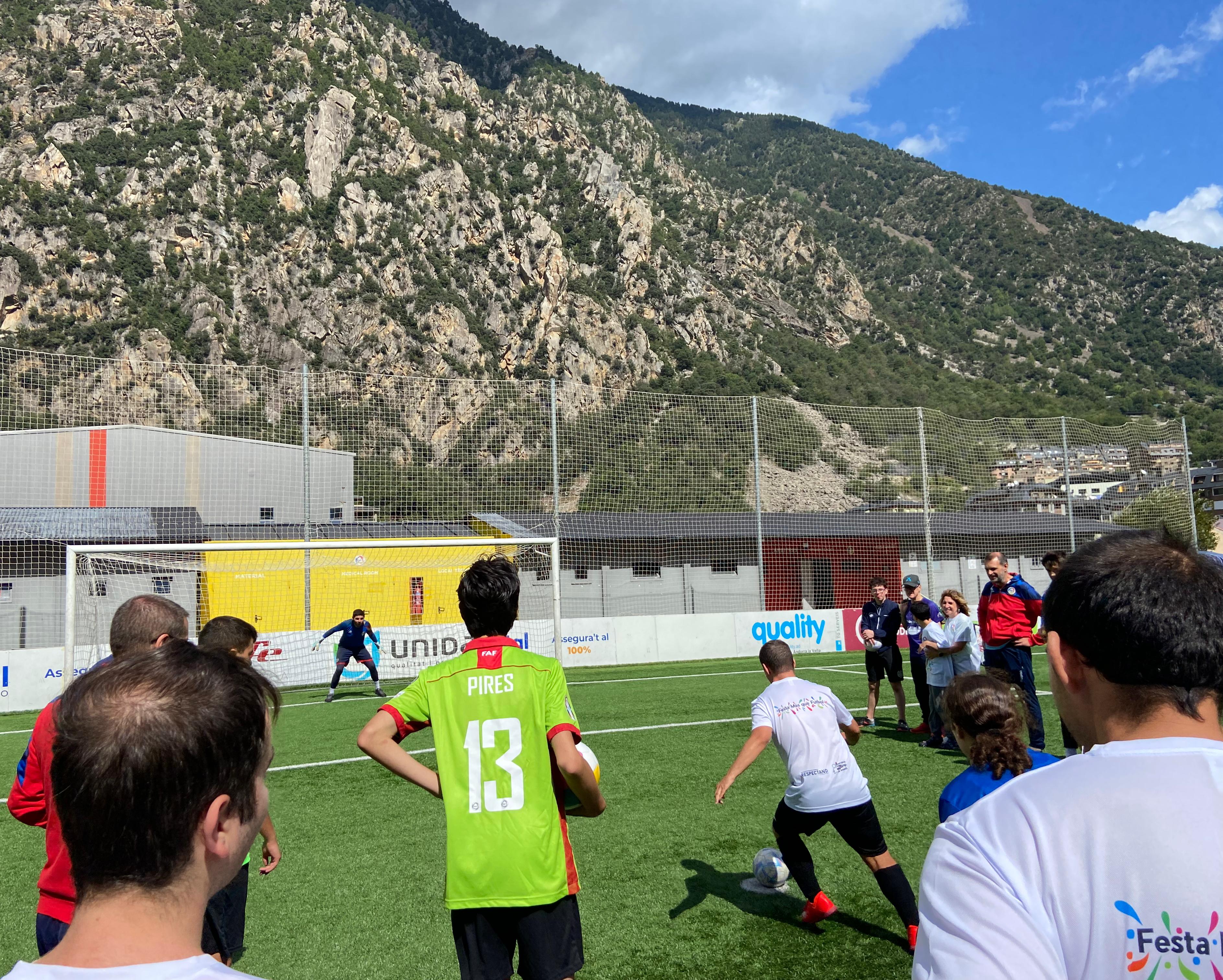 Abans de dinar, el Jordi ha pogut anotar un gol davant Josep Gomes, el porter de la selecció absoluta.