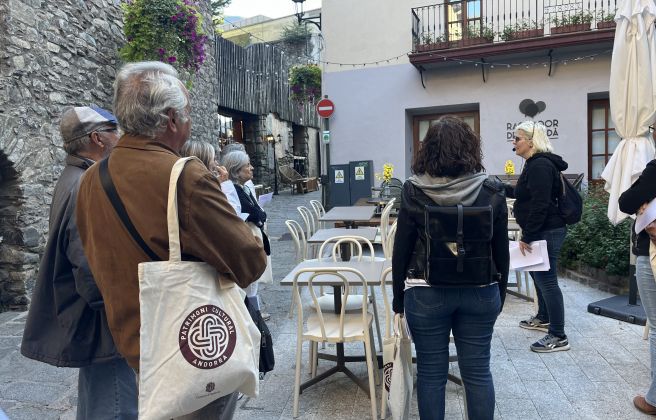 Primera lectura a la placeta de Sant Esteve.