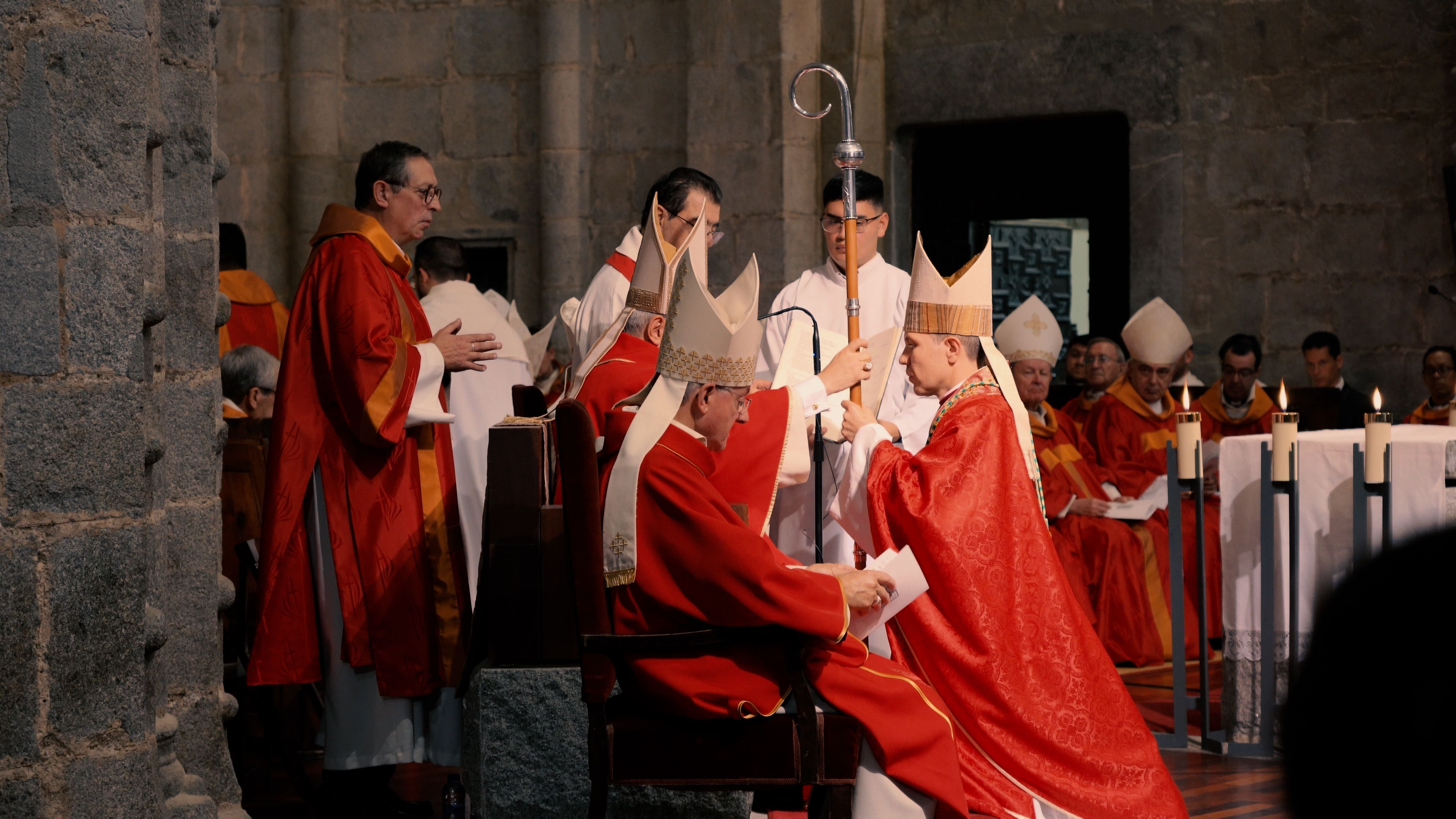 Josep-Lluís Serrano Pentinat rebent el Bàcul.