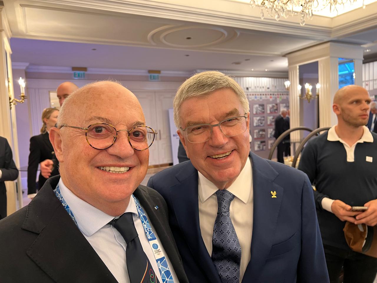 El futur president del COA, a París amb el president del comitè internacional, Thomas Bach.