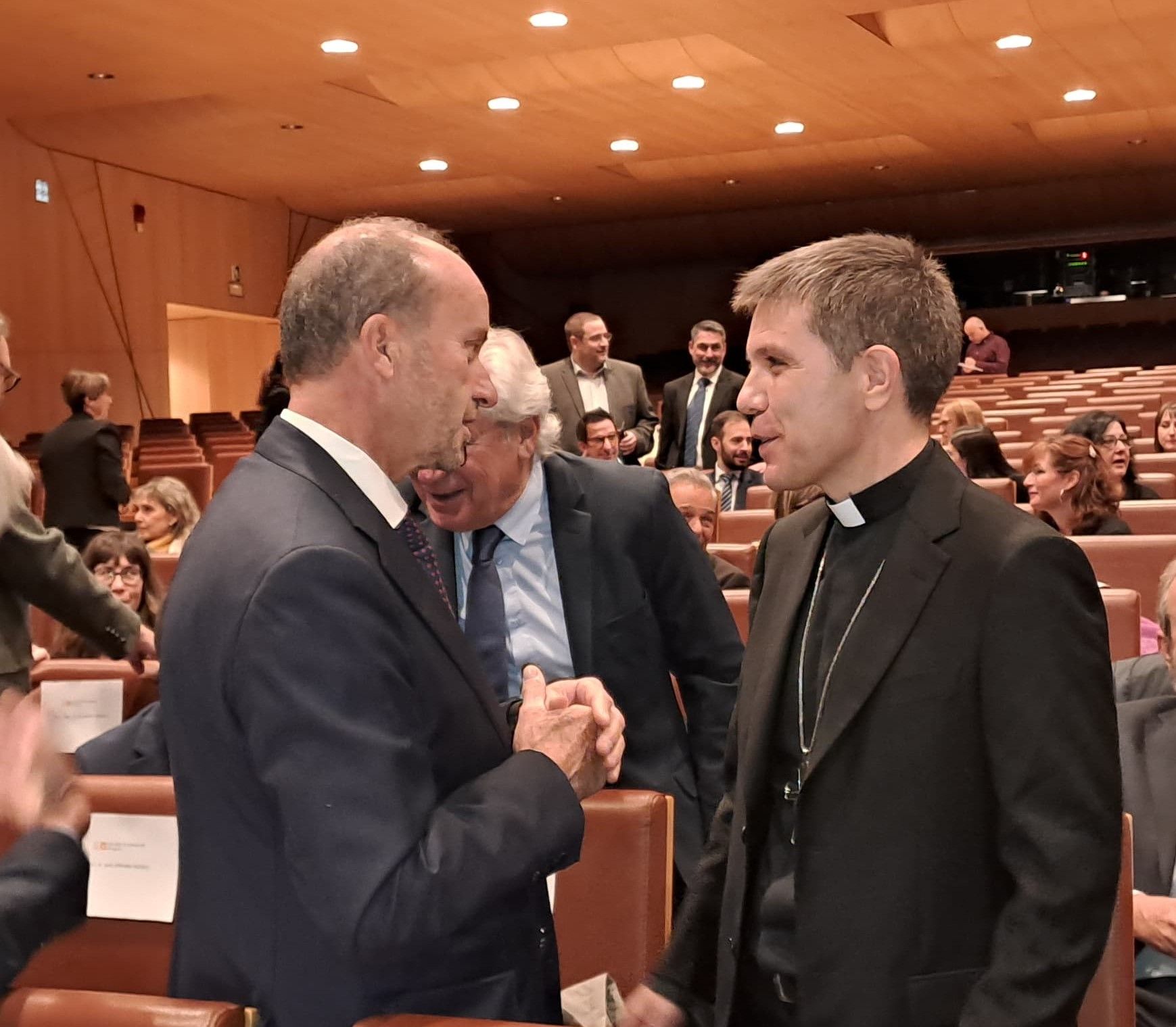 Serrano Pentinat parla amb el president del CSJ, Josep Maria Rossell.