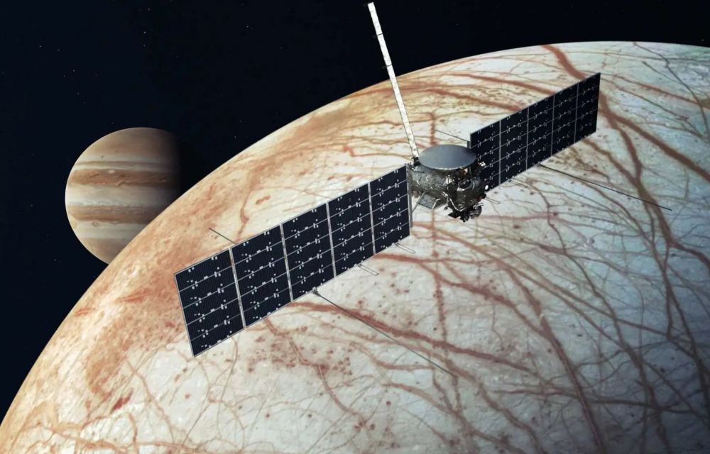 Vista artistica del Europa Clipper sobre Europa - Crèdit: NASA/JPL-Caltech