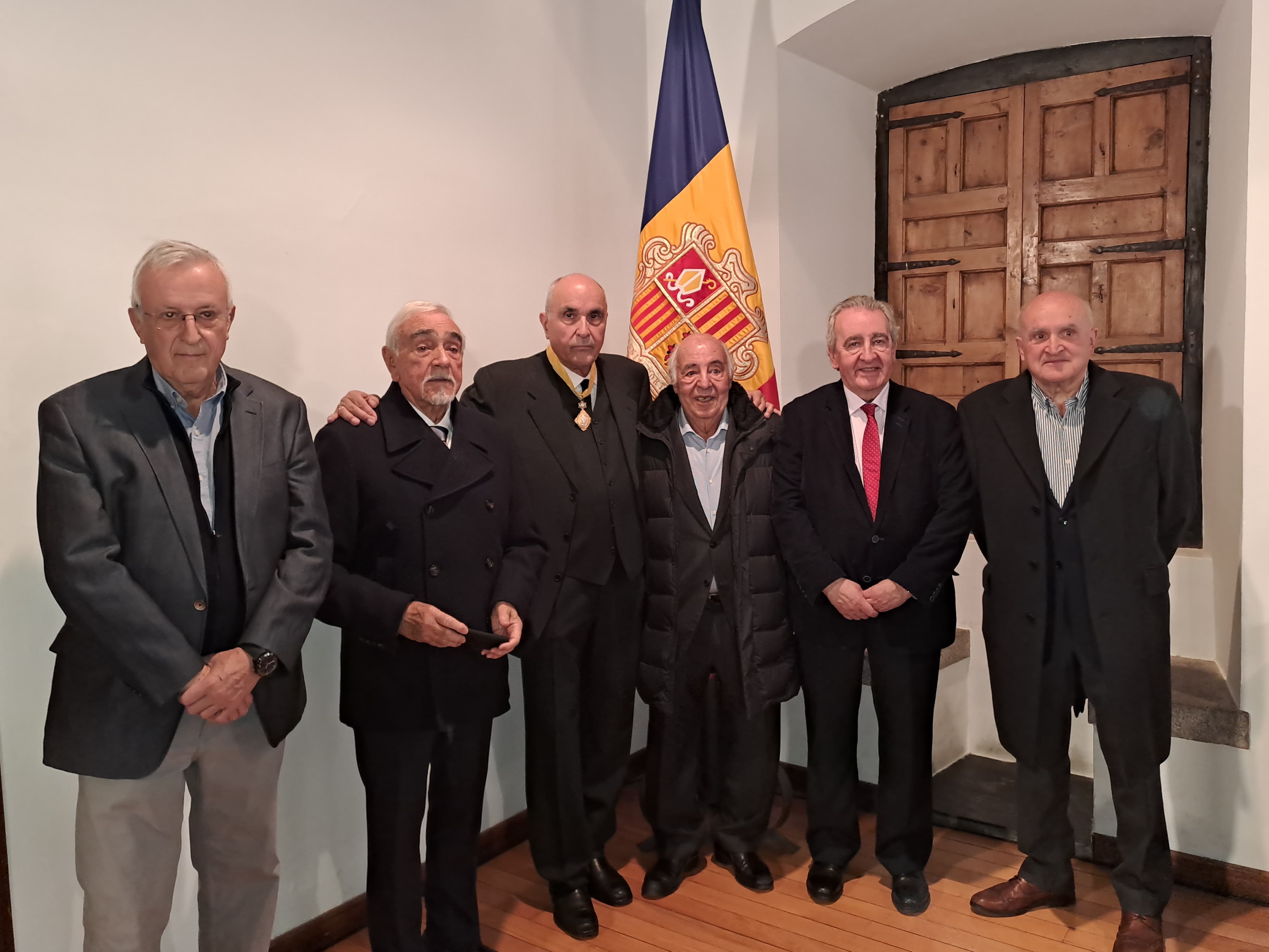 Farràs amb altres companys del Consell constituent.