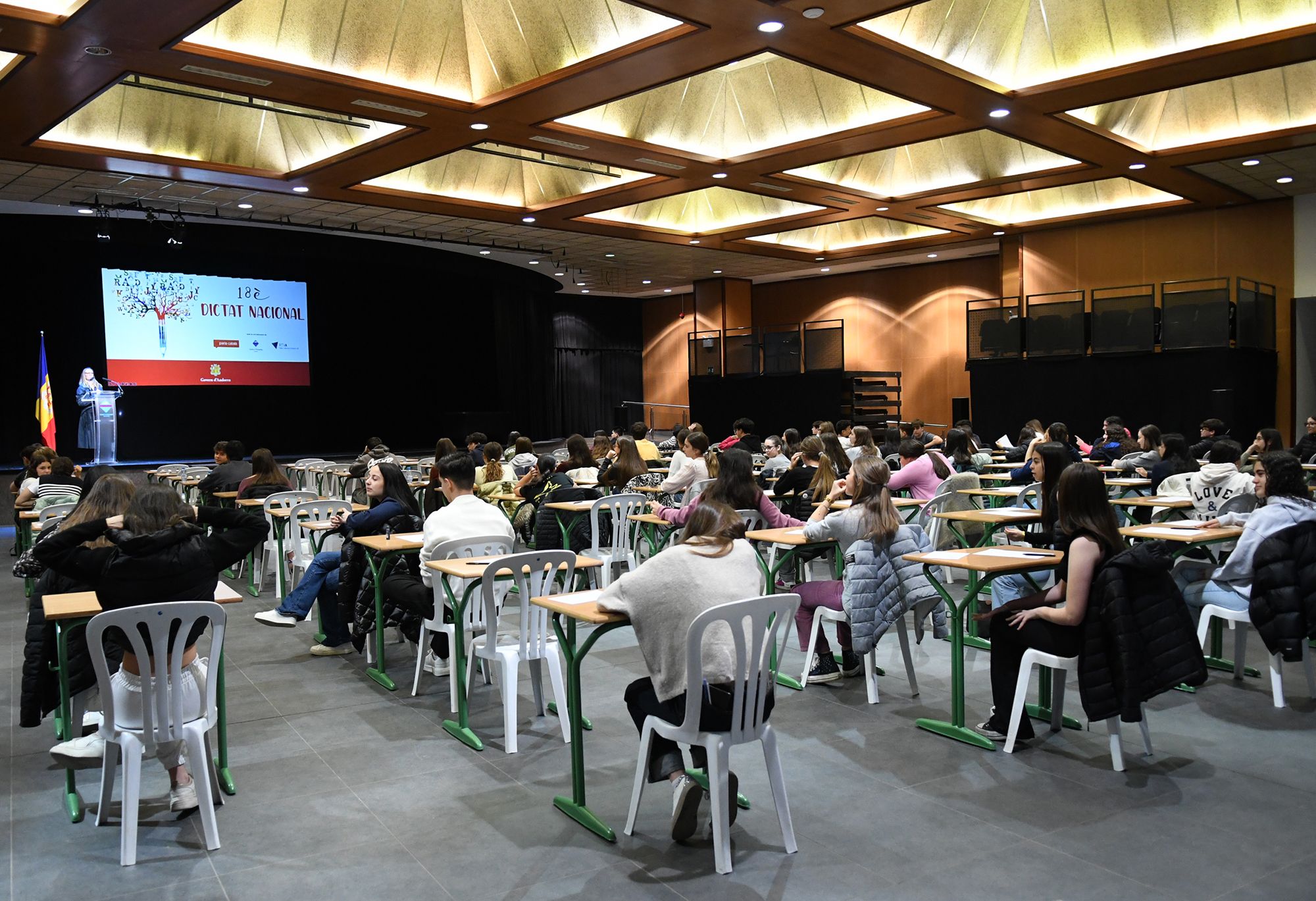 Fins a 200 alumnes han participat en la final. Fins a 200 alumnes han participat en la final.