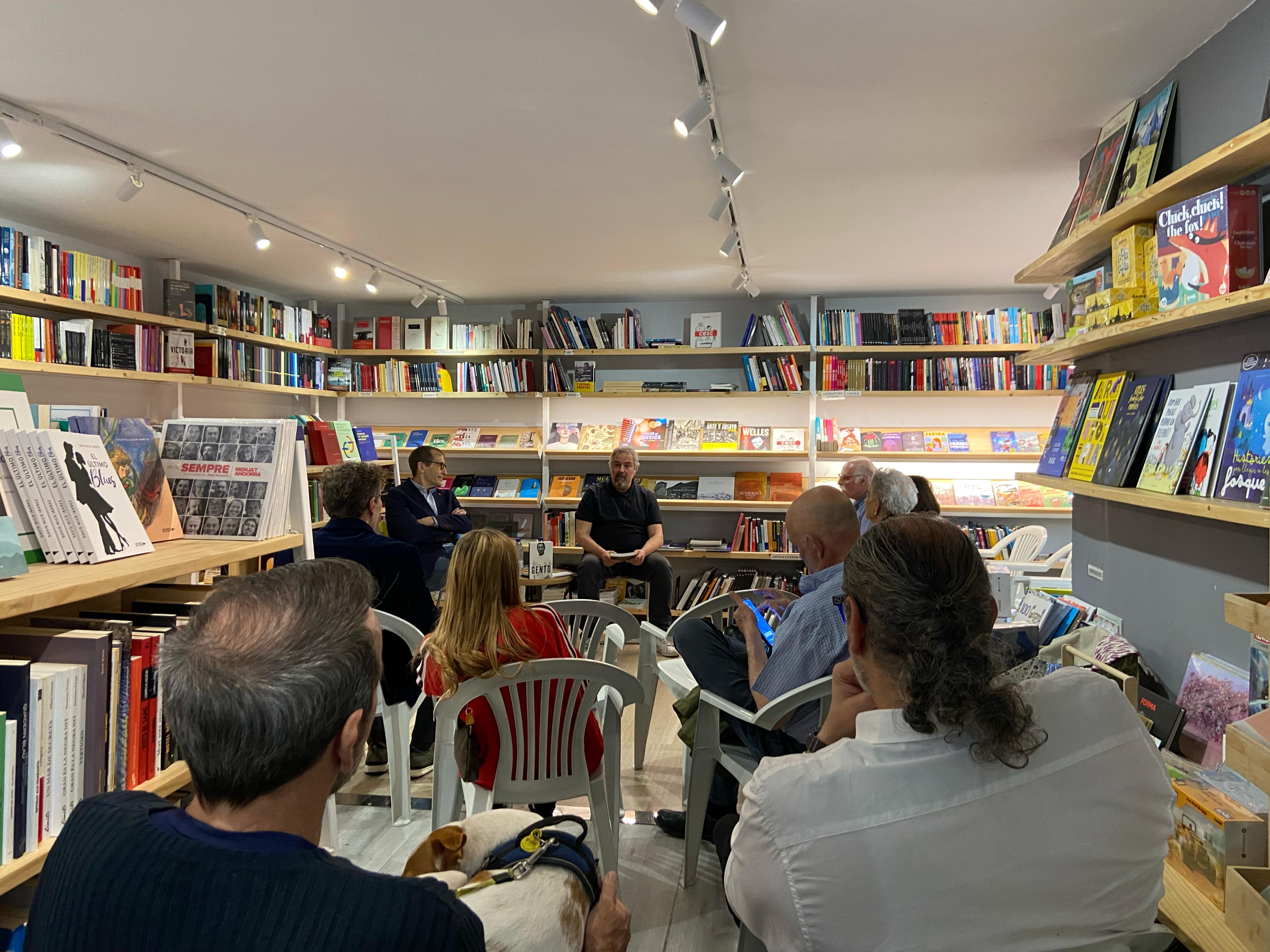 El tècnic del Morabanc, Joan Plaza, i el GM, Francesc Solana, a la presentació del llibre. El tècnic del Morabanc, Joan Plaza, i el GM, Francesc Solana, a la presentació del llibre.