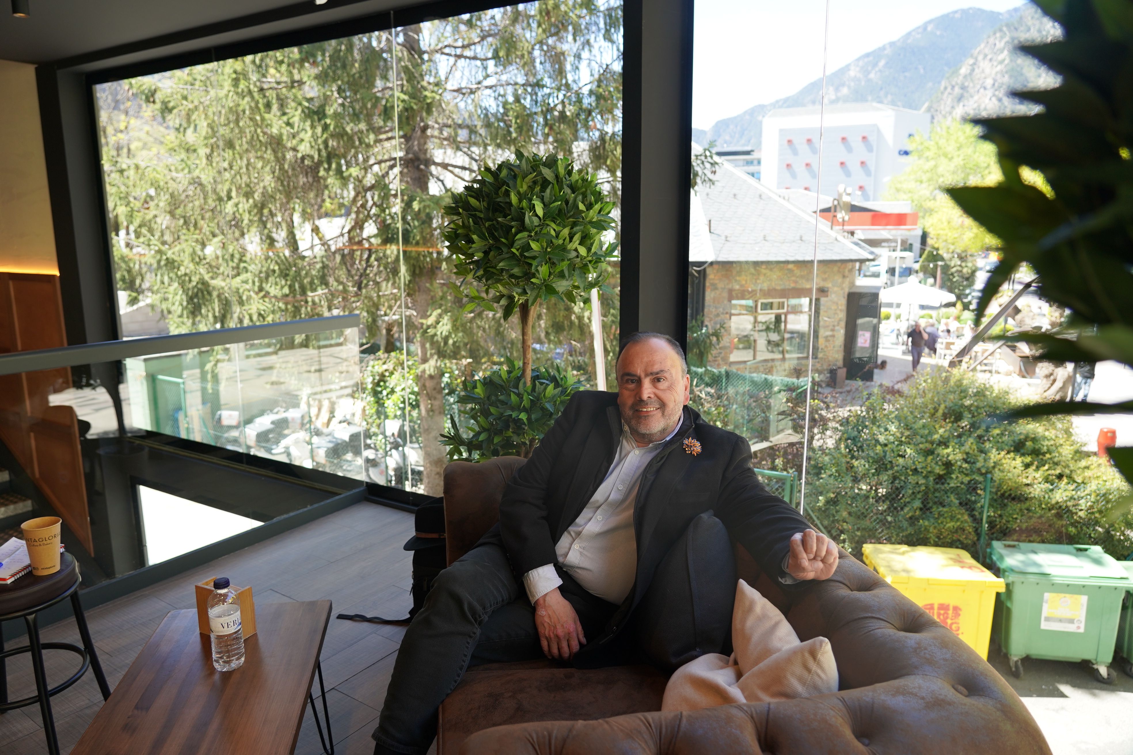 El nou president del VPC, durant l'entrevista en un establiment del centre del país. El nou president del VPC, durant l'entrevista en un establiment del centre del país.